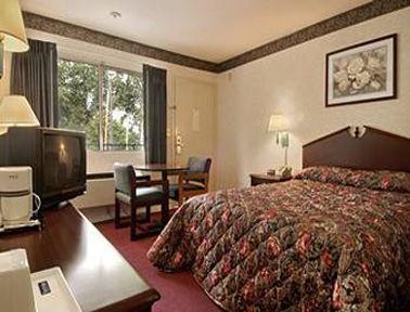 High Point Arcadia Inn Стая снимка